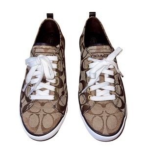 Signature Coach Suzzy Women’s Fashion Sneakers